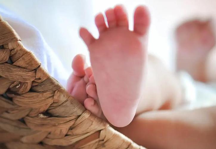 代怀生子什么意思?【代怀生子:探寻其意义】